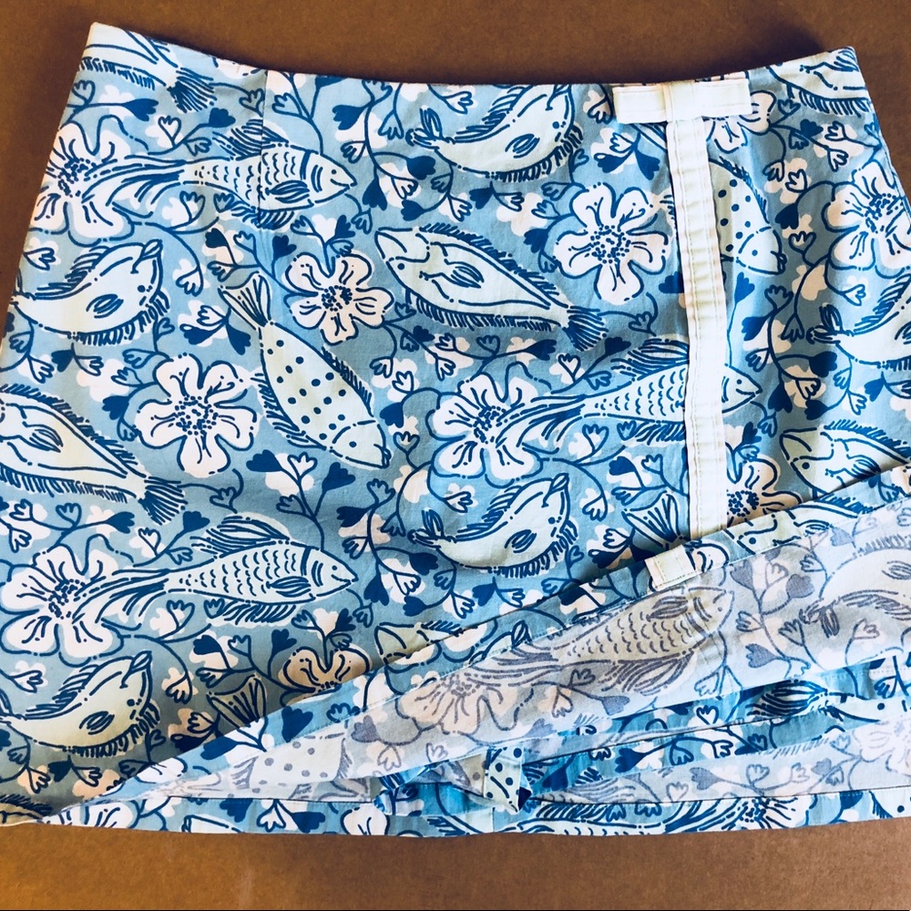A fish and flower Lilly Pulitzer skirt! Size 4